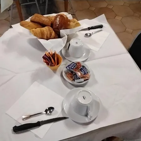 Le Relais Des Sites Hotell 2*